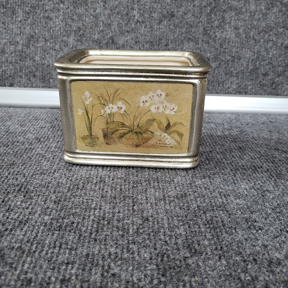 Croscill Orchids Narcissus Bathroom jar
